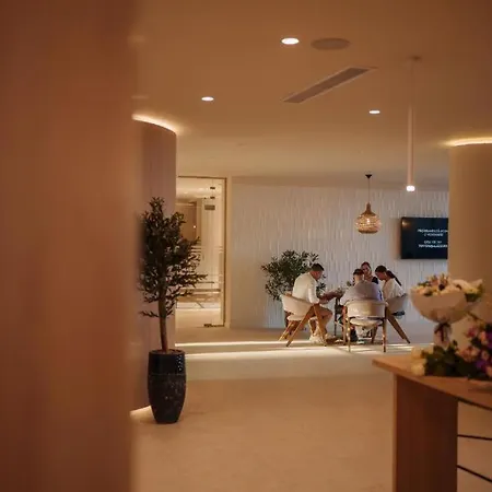 Mustard Skyline Infinity Pool&spa 那沃达利