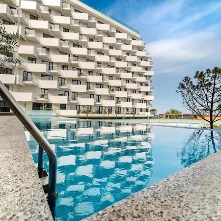 Mustard Skyline Infinity Pool&spa * 那沃达利